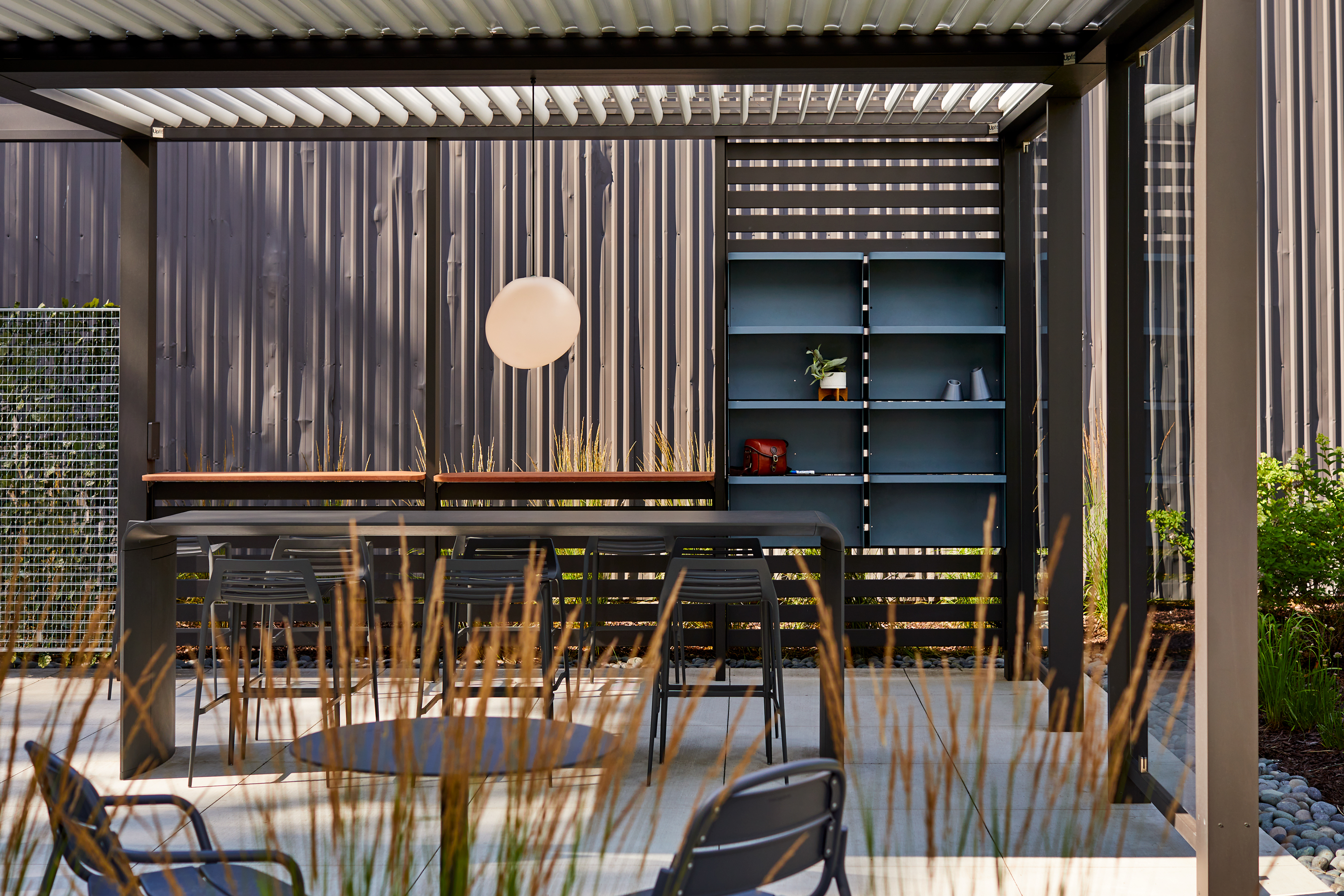 KEM-STUDIO_Landscape-Forms_Upfit_2020_04
