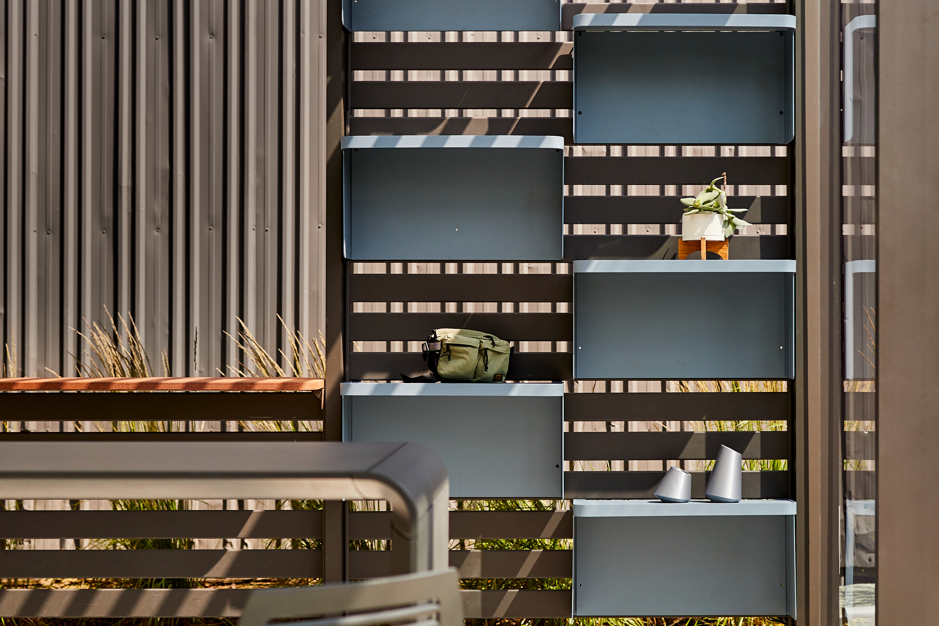 KEM-STUDIO_Landscape-Forms_Upfit_2020_06